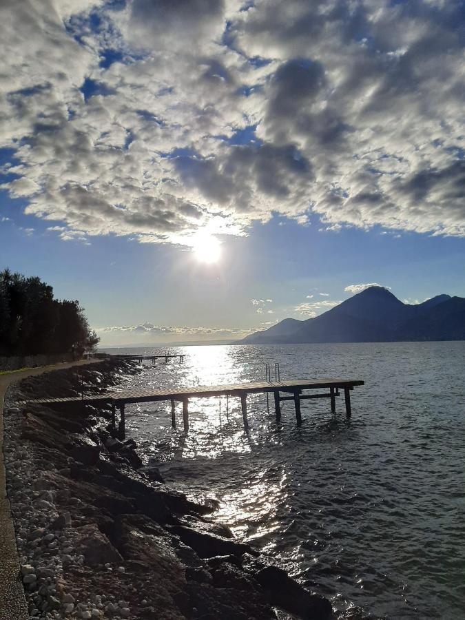 Villa Sul Lago Con Pontile Privato A Brenzone Sul Garda - Unique And Exclusive المظهر الخارجي الصورة