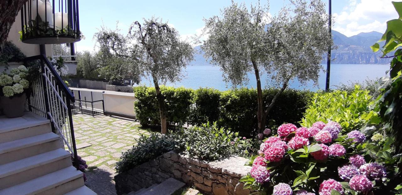 Villa Sul Lago Con Pontile Privato A Brenzone Sul Garda - Unique And Exclusive المظهر الخارجي الصورة