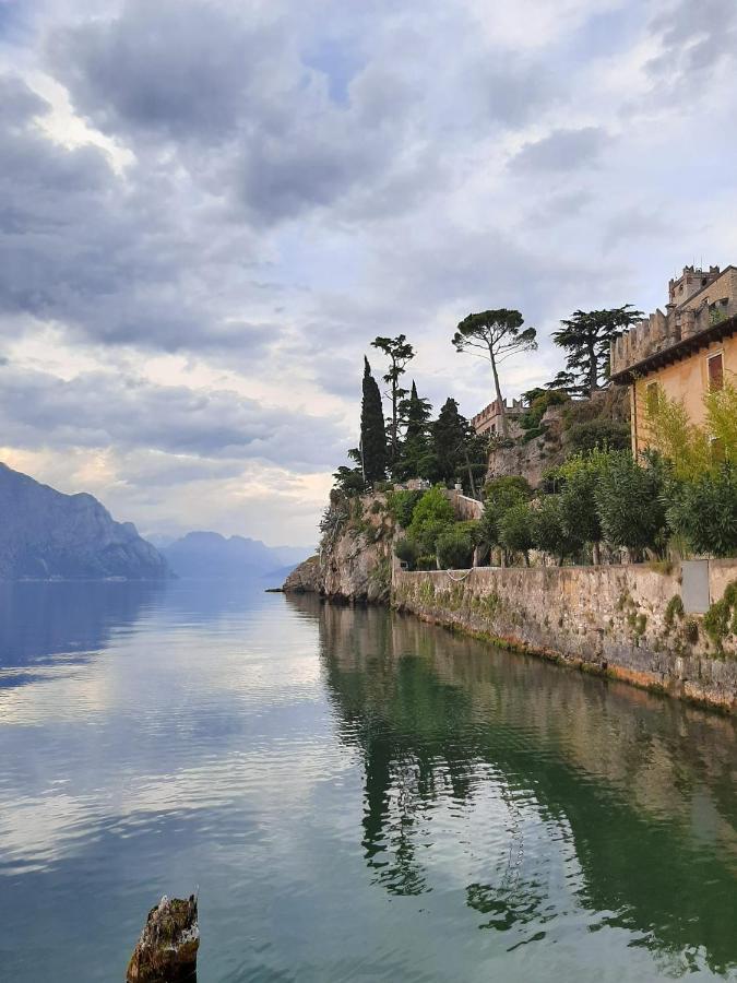 Villa Sul Lago Con Pontile Privato A Brenzone Sul Garda - Unique And Exclusive المظهر الخارجي الصورة