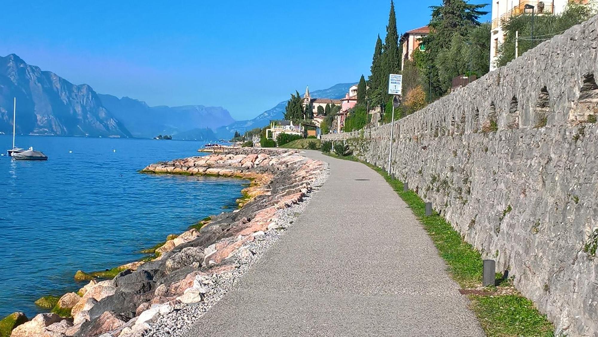 Villa Sul Lago Con Pontile Privato A Brenzone Sul Garda - Unique And Exclusive المظهر الخارجي الصورة