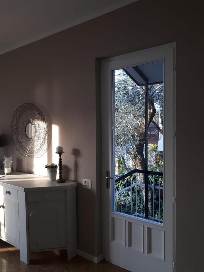 Villa Sul Lago Con Pontile Privato A Brenzone Sul Garda - Unique And Exclusive المظهر الخارجي الصورة