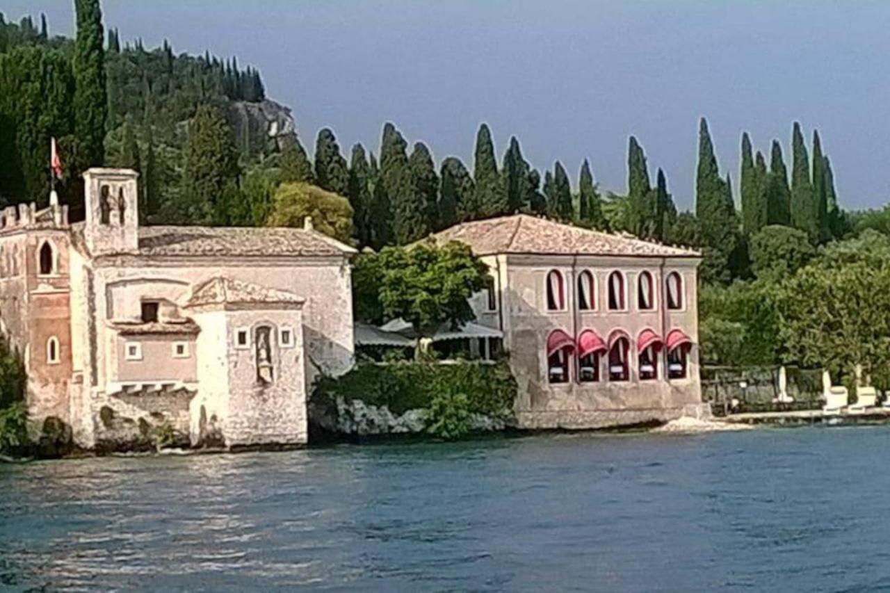 Villa Sul Lago Con Pontile Privato A Brenzone Sul Garda - Unique And Exclusive المظهر الخارجي الصورة