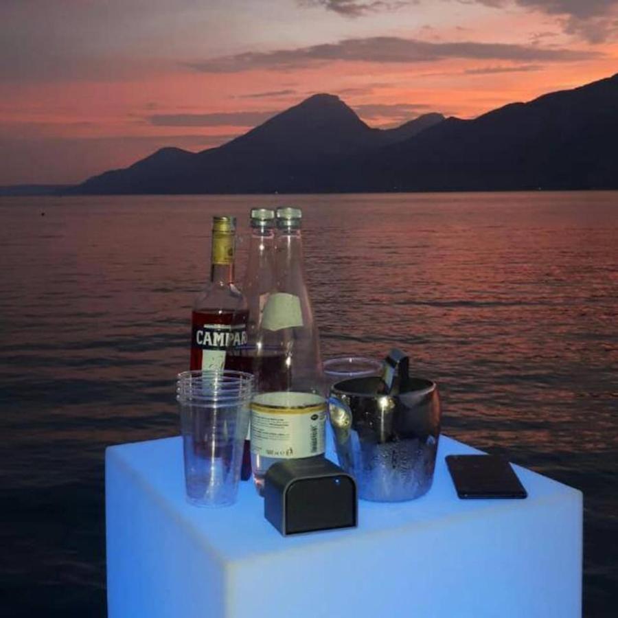 Villa Sul Lago Con Pontile Privato A Brenzone Sul Garda - Unique And Exclusive المظهر الخارجي الصورة