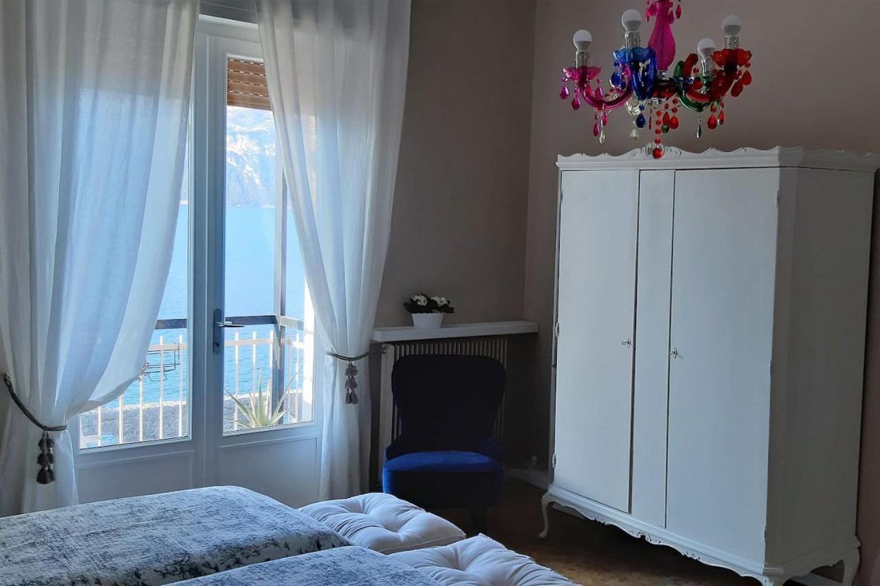 Villa Sul Lago Con Pontile Privato A Brenzone Sul Garda - Unique And Exclusive المظهر الخارجي الصورة