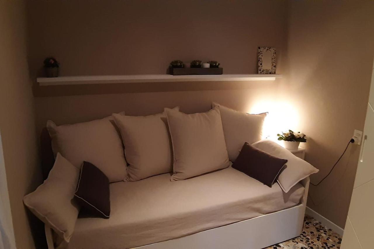 Villa Sul Lago Con Pontile Privato A Brenzone Sul Garda - Unique And Exclusive المظهر الخارجي الصورة