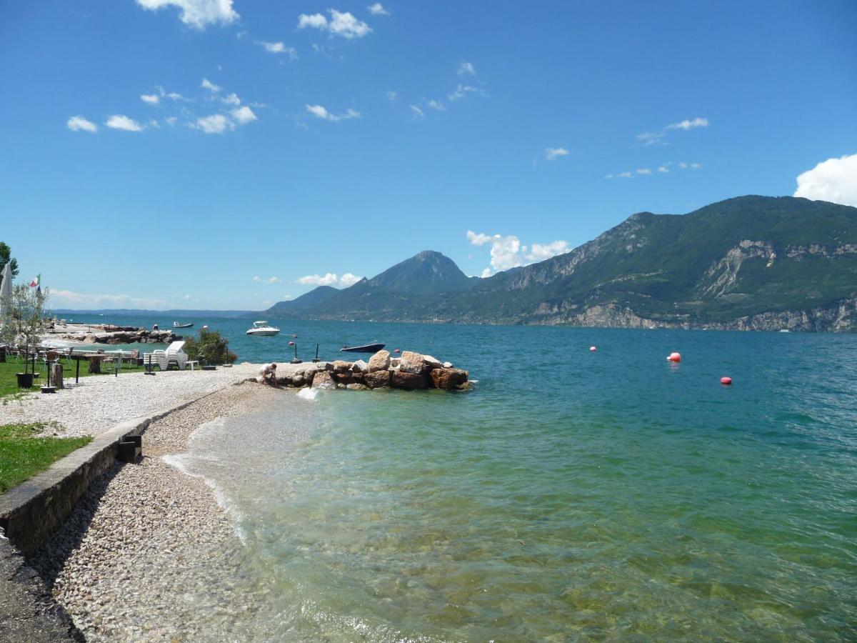Villa Sul Lago Con Pontile Privato A Brenzone Sul Garda - Unique And Exclusive المظهر الخارجي الصورة