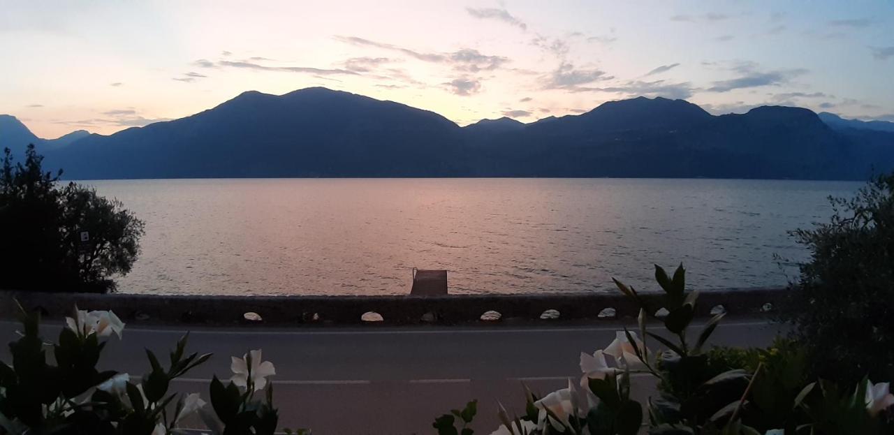 Villa Sul Lago Con Pontile Privato A Brenzone Sul Garda - Unique And Exclusive المظهر الخارجي الصورة