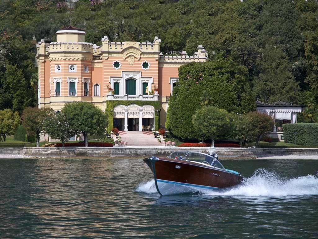 Villa Sul Lago Con Pontile Privato A Brenzone Sul Garda - Unique And Exclusive المظهر الخارجي الصورة